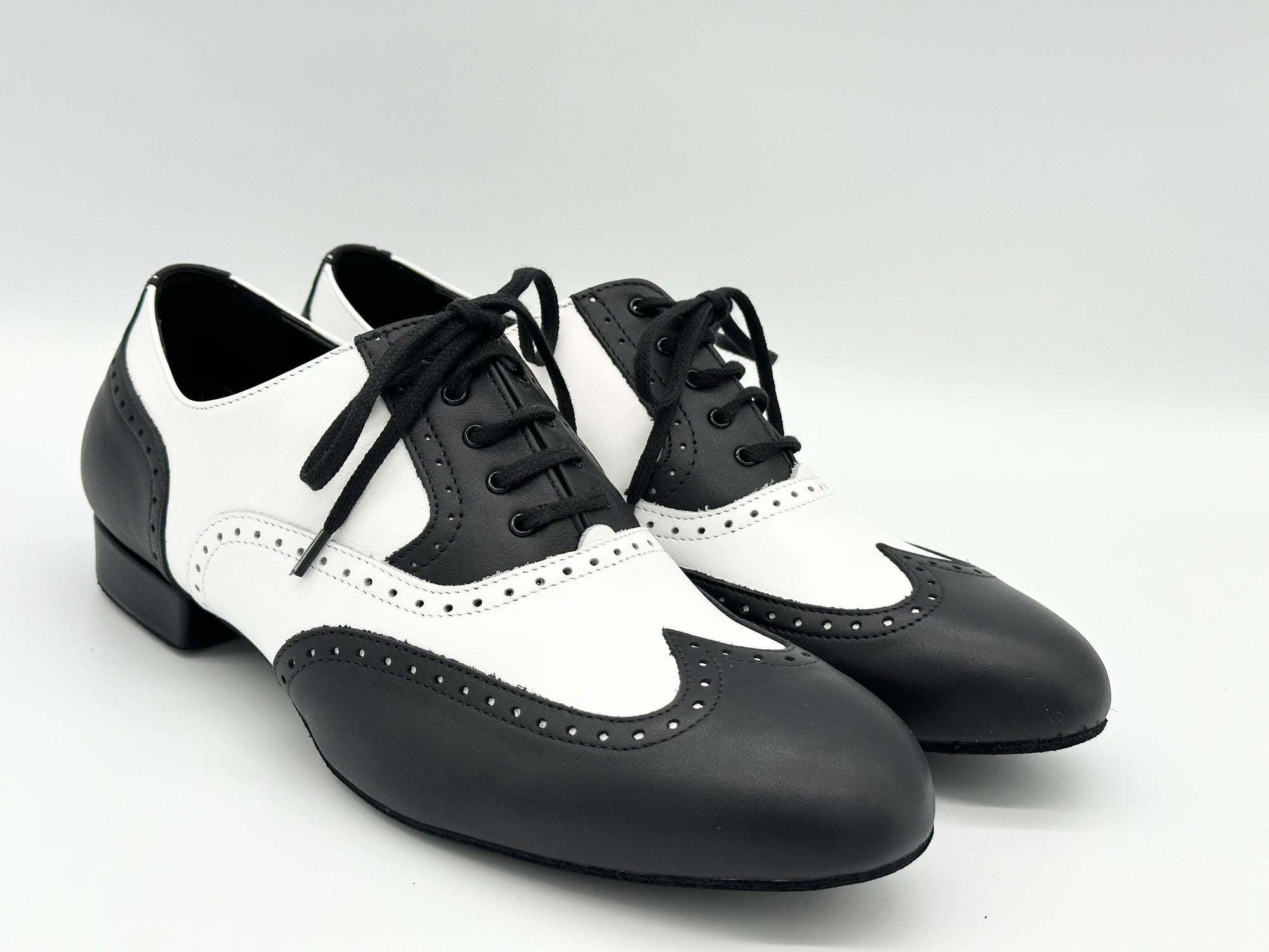 Franklin Black White Leather 811
