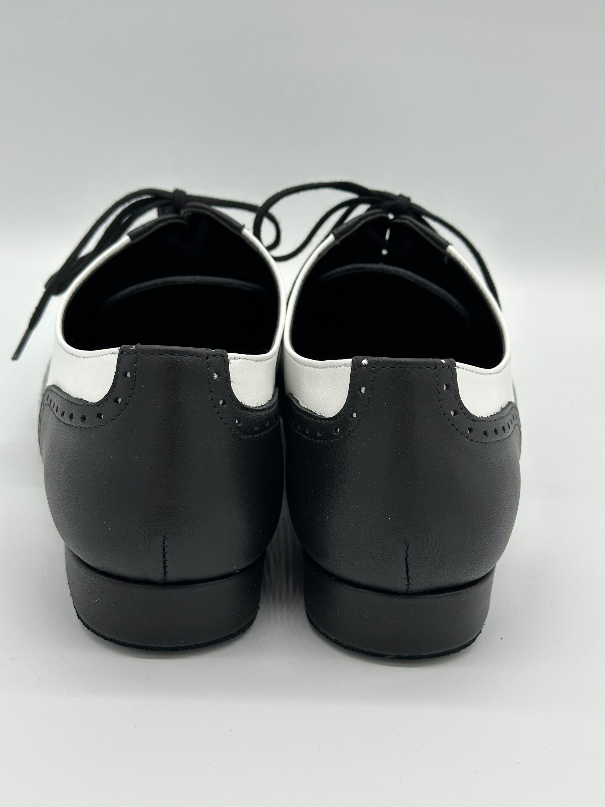 Franklin Black White Leather 811