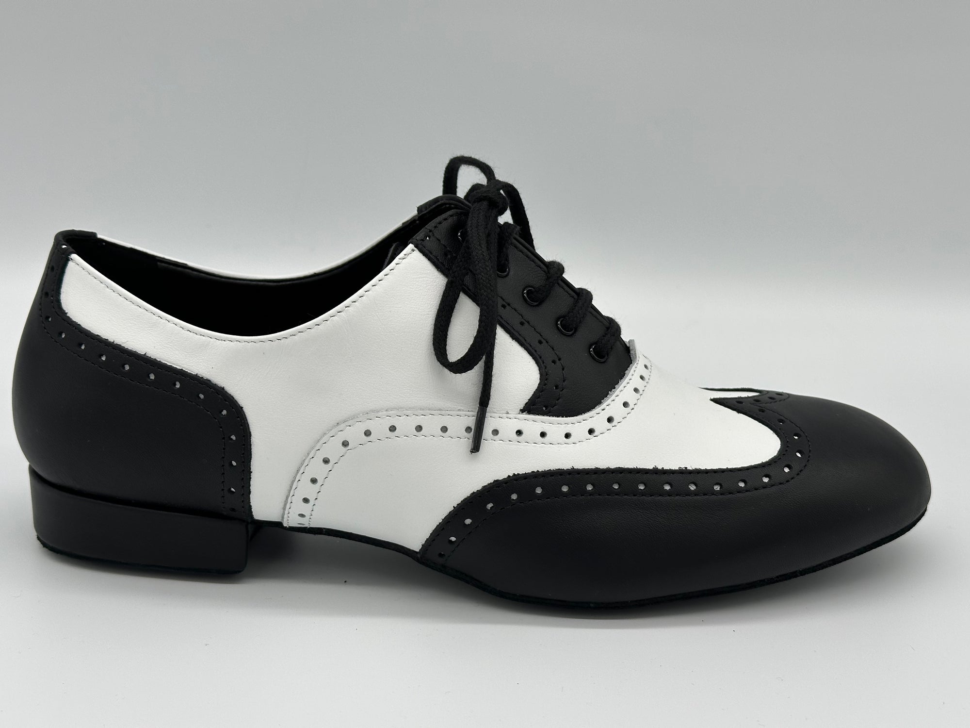 Franklin Black White Leather 811